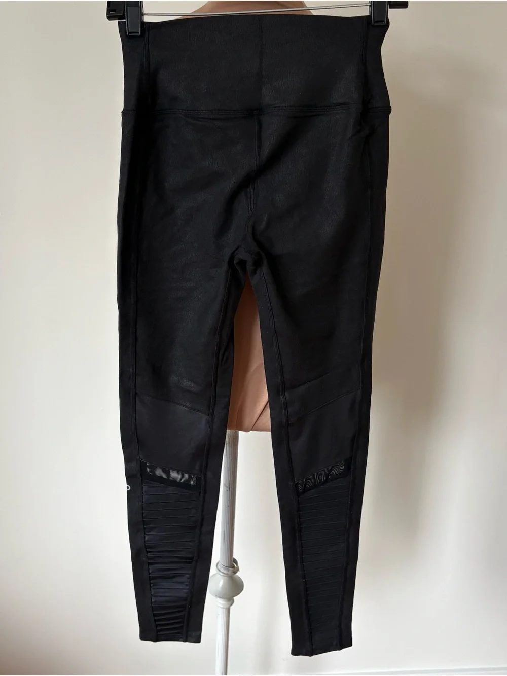 Alo Yoga Faux Leather Black Moto High Rise Mesh Insert Leggings EUC Size Medium